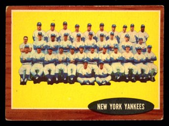 1962 TOPPS BASEBALL NEW YORK YANKEES TEAM CARD