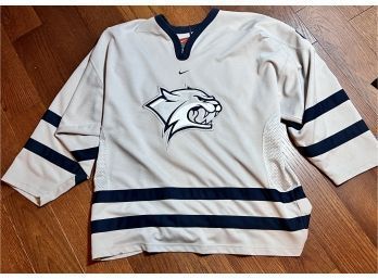 UNH WILDCATS HOCKEY JERSEY XXL University Of New Hampshire