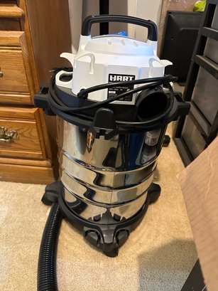 Hart Six Gallon Wet Dry Vacuum