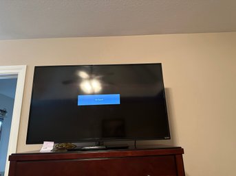 Vizio Television Model E400i-B2 TV