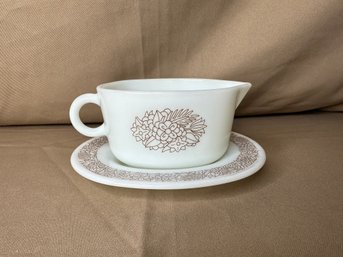 Pyrex Woodland Gravy Boat With Dish