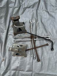 Jack Stands And Crowbar Tool Lot