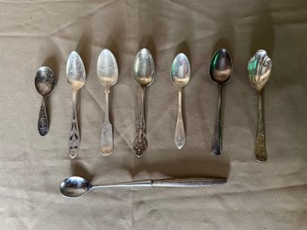 Spoon Lot Of Eight Spoons Flatware