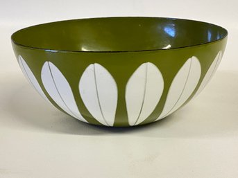 Iconic Catherineholm Large Lotus 9 Inch Mid Century Bowl