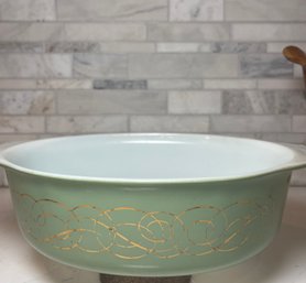 Vintage Pyrex Golden Scroll On Sage.  2 1/2 Quart