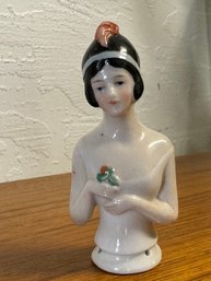 Sweet China Figurine Top Woman