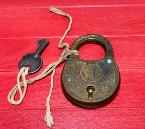 Vintage Yale Lock With Original Key That Works