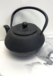 Beautiful Cast Iron Teapot, Hammered Black