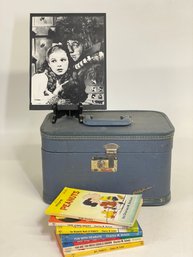 Dorthy And The Lion Lot With Vintage Case And Plenty Of Peanuts Reading