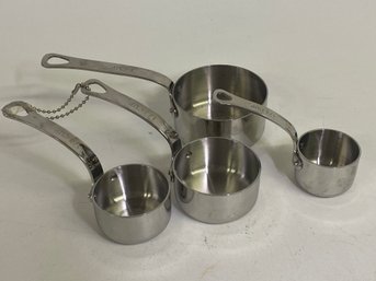 Newer Set Of William Sonoma Measuring Cups