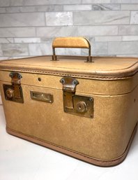 Lovely Vintage Train Case, Sears Roebuck, Brass Accents Handle And Latch