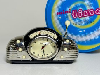 Vintage Retro Tokyo Bay Paperweight Radio Clock