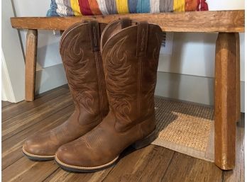 Mens Size 12 Ariat Boots, Almost New!