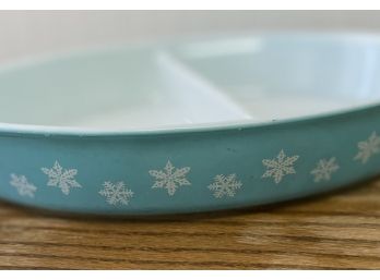 Rare Vintage Pyrex Divided Casserole,   Aqua Snowflake