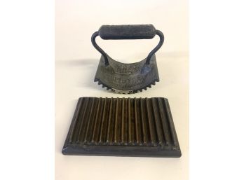 Geneva Hand Fluter Iron With Pleated Base And Handle , Vintage Cast Iron