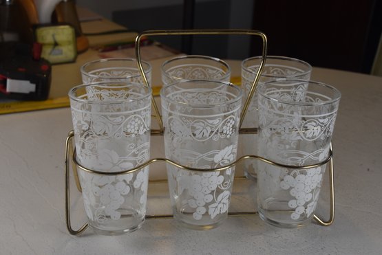 LOT 8 - MID-CENTURY MCM GLASSES IN CARRIER