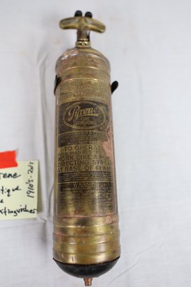 LOT 83 - ANTIQUE(1910'S-20'S) BRASS FIRE EXTINGUISHER WITH WALL MOUNT!