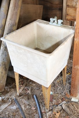 LOT 155 - PLASTIC SINK, GREAT FOR GARDEN OR SHOP