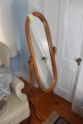 LOT 11 - VINTAGE MIRROR