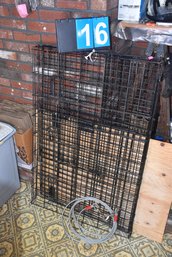 LOT 16 - LARGE METAL DOG KENNEL, WITH DOG LEED