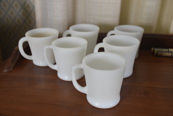 LOT 26 - VINTAGE MUGS