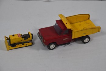 LOT 37 - EARLY TONKA TRUCKS