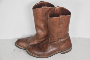 LOT 50 - BOOTS, VINTAGE, SIZE AROUND A 9.5 OR SO.