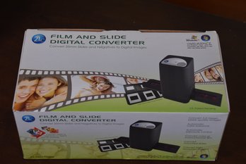 LOT 66 - FILM AND SLIDE DIGITAL CONVERTER