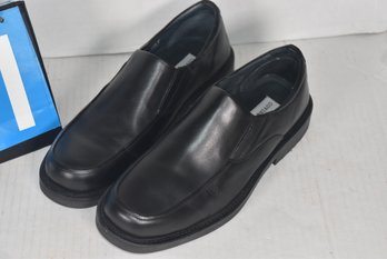 LOT 74 - NEW MENS DRESS SHOES, SIZE 9