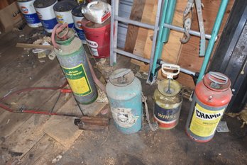 LOT 121 - VINTAGE PUMP SPRAYERS, AND REALLY COOL FLAME SPRAYER!