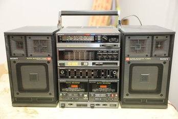 LOT 1 - VINTAGE SONY RADIO