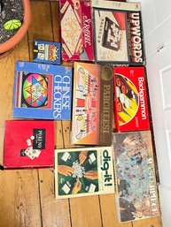 224 - VINTAGE GAME LOT