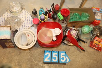 LOT 255 - ALL ITEMS SHOWN - KITCHEN RELATED