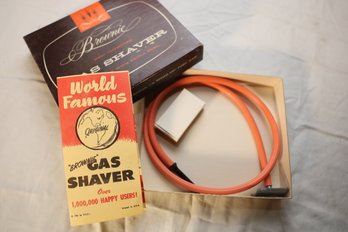 LOT 162 - VINTAGE GAS SHAVER ! WOW IN THE BOX!