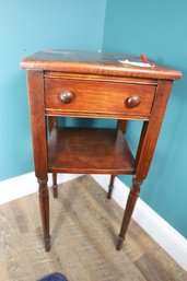 LOT 188 - PETITE ONE DRAWER STAND