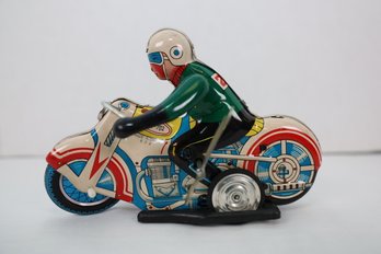 LOT 1 - VINTAGE TIN WIND UP MOTORCYCLE TOY IN EXCELLENT CONDITION!