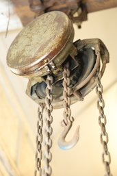 LOT 216 - MOORE HOISET CORP.  NY. HOIST - CURRENTLY HANGING, BUYER TO REMOVE, CAN PACK TRUCK BED UP TO IT!