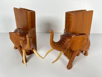 72 - VERY NICE WOODEN ELEPHANT BOOKENDS, RARE!