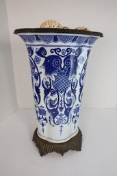 LOT 20 - BLUE/WHITE VASE - STUNNING!