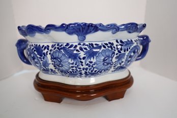 LOT 30 - ORIENTAL BOWL AND WOODEN STAND - REALLY PRETTY!