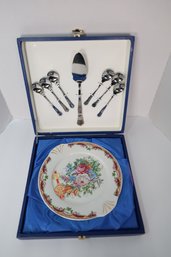 LOT 36 - ORIENTAL PLATE AND SERVING IN DISPLAY CASE