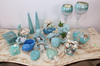 LOT 64 - LARGE COLLECTION OF PRETTY DECOR