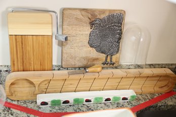 LOT 112 - CUTTING BOARDS AND OTHER ITEMS SHOWN