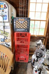 LOT 76 - PLASTIC CRATES AND METAL VINTAGE CRATE ON BOTTOM