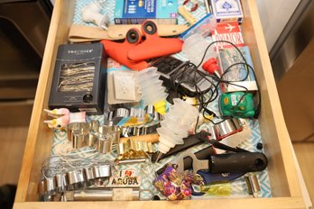 LOT 130 - CONTENTS OF THIS DRAWER