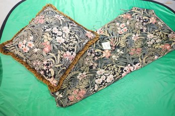 LOT 230 - PILLOW AND FABRIC SWATH