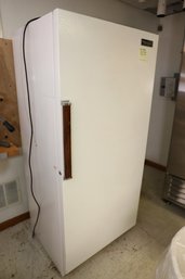 107 - HEAVY DUTY COMMERCIAL FREEZER