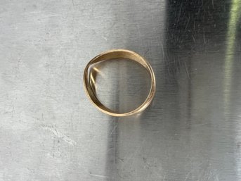 64 - 10K GOLD RING, BENT