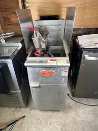 103 - COMMERICAL AVANTCO PROFESSIONAL FRYER, NAT. GAS, WORKS GREAT, GROUND LEVEL FOR EASY REMOVAL