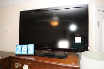 LOT 263 - 45' SAMSUNG TV